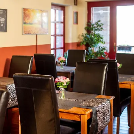 Natali Vendeghaz Es Etterem Matra