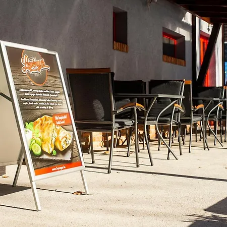 Gæstehus Natali Vendeghaz Es Etterem Matra 3*