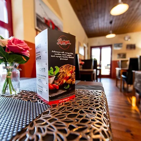 Natali Vendeghaz Es Etterem Matra Gæstehus