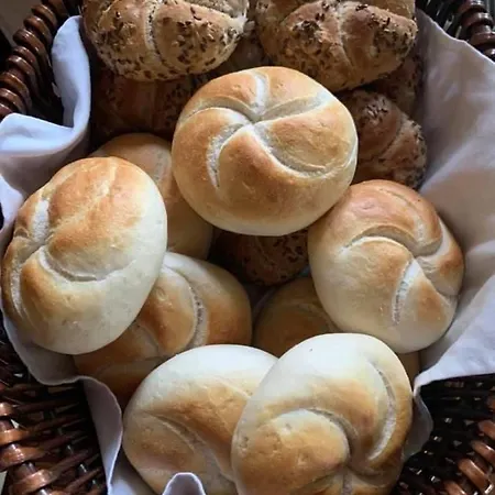 Natali Vendeghaz Es Etterem Matra