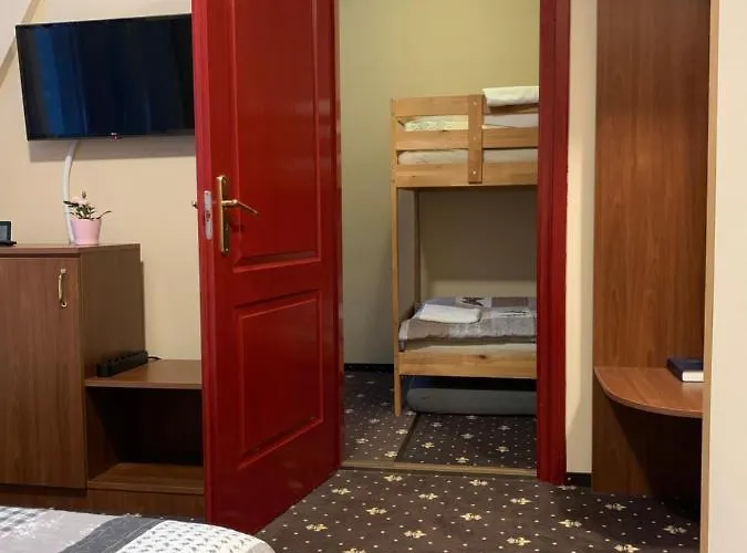 Natali Vendeghaz Es Etterem Matra 3*