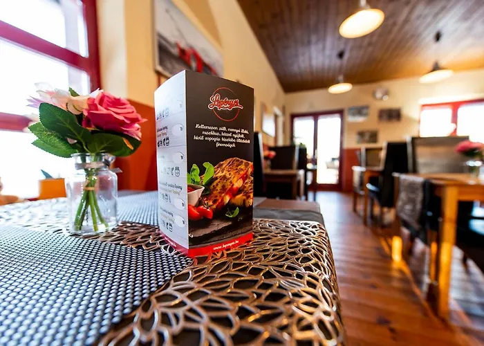 Natali Vendeghaz Es Etterem Matra Pensjonat